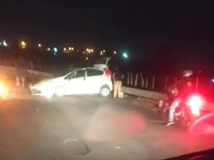 [Vídeo] Acidente envolvendo dois carros é registrado na Ladeira do Catolé