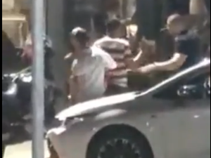 Homem flagrado em vídeo agredindo e fazendo ameaças com arma na Praia do Francês é policial militar em Sergipe