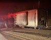 Ônibus com mais de 30 passageiros se envolve em grave acidente e deixa mortos na BR-423, em Pernambuco