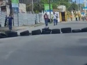 Taxistas protestam pelo direito de utilizar a Av. Major Cícero no bairro do Bebedouro