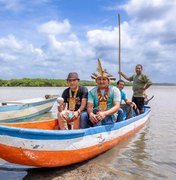 Prefeitura de Maceió doa barcos para famílias venezuelanas da etnia Warao