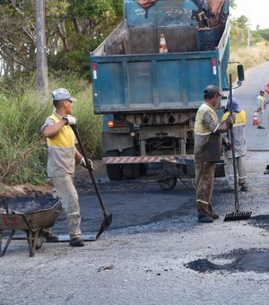 DER inicia operação tapa-buracos na rodovia AL 101 Norte, em Maragogi