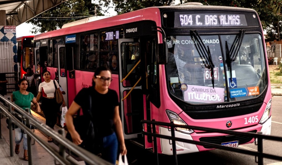 Ônibus da Mulher registra mais de 8 mil embarques na 1ª semana de operação em Maceió