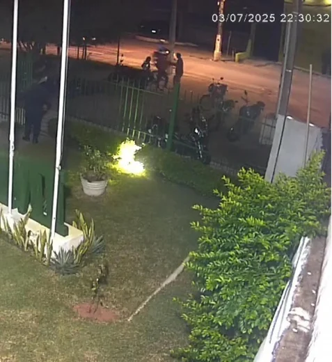 Envolvidos em confusão vão fazer exame no IML e acabam brigando de novo