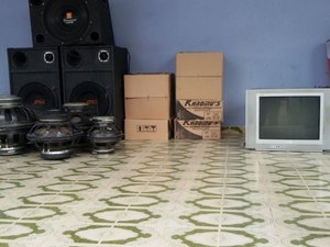 Grande quantidade de produtos é apreendida