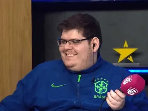 CazéTV é acusada de 'ignorar' Vini Jr. e exaltar Neymar após jogo
