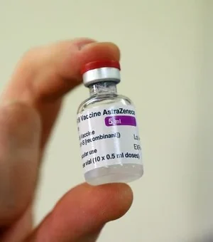 Vacina de Oxford protege contra variante brasileira, diz Fiocruz