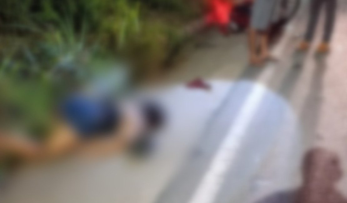Mulher morre após colisão entre moto e caminhonete na AL-115, em Arapiraca