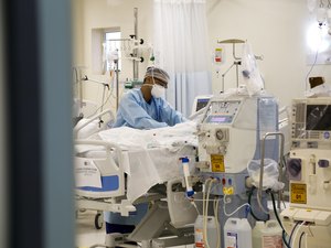 Mais de 25% dos mortos pela Covid-19 em Arapiraca tinham entre 30 e 59 anos