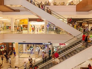 Mulher é presa ao tentar furtar roupas em shopping da parte baixa de Maceió