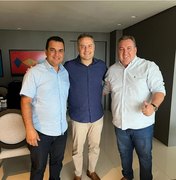 Allan de Jesus recebe apoio de Renan Filho para disputa em Porto de Pedras