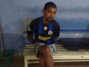 Homem é preso após invadir residência e furtar TV de LED