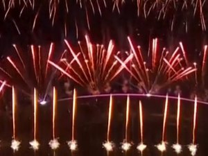 Austrália celebra chegada de 2026 com espetáculo de fogos no porto de Sydney