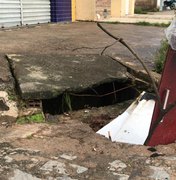 Buraco no bairro Brasiliana traz riscos para os moradores
