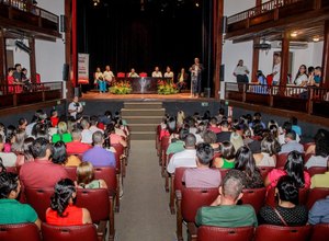 Professores e técnicos aprovados no concurso da Prefeitura de Penedo são empossados