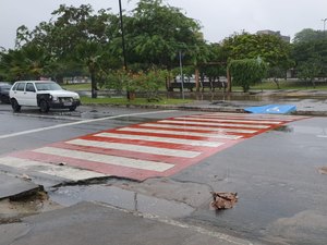 Colisão entre dois veículos é registrada no Bosque das Arapiracas