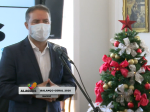 Em coletiva, Renan Filho anuncia pagamento de salários antes do Natal