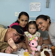 Criança que perdeu a mãe em acidente com ônibus de romeiros recebe alta hospitalar