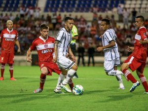Mesmo com desfalques, CRB vence Bragantino no Rei Pelé