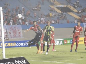 Série B: CRB perde, Santa Cruz vacila e Vila Nova é o novo líder 