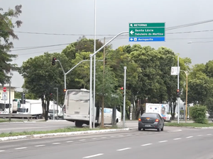 [Vídeo] Alteração em retorno na Av. Durval de Góes Monteiro melhora fluxo de veículos, diz DMTT