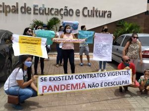 Professores aprovados em concurso de Teotônio Vilela realizam protesto e cobram nomeação