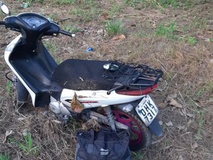  Mulher perde controle de moto e acaba ferido na AL-101 Norte