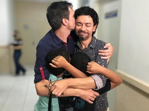 Justiça concede guarda provisória de irmãos a casal LBGTQIA+