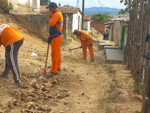 Prefeitura de Palmeira dos Índios acelera obras de infraestrutura no Alto do Cruzeiro
