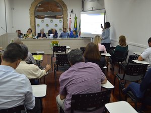 Audiência pública discute saneamento e poluição nas praias de Maceió