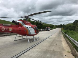 Colisão entre carros deixa vítima presa às ferragens em Campo Alegre