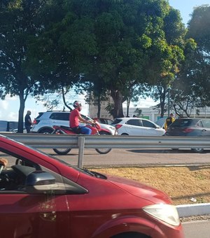 Acidente de trânsito envolvendo seis veículos deixa trânsito lento na Av. Durval de Góes Monteiro