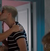 Ator de Bom Sucesso comemora beijo gay: 'É a vida como ela é' 