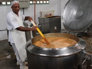 Projeto Sopas distribui mais de 2 milhões de litros em Maceió