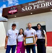 Casa do Empreendedor transforma história de produtor rural que se tornou dono de frigorífico em Limoeiro de Anadia