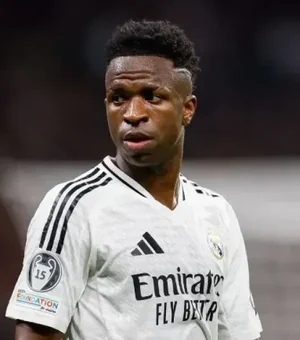 Vini Jr. é alvo de cantos racistas antes de jogo da Copa do Rei