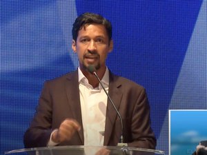 Atacado por adversários, Rodrigo Cunha demonstra coragem em debate em Alagoas