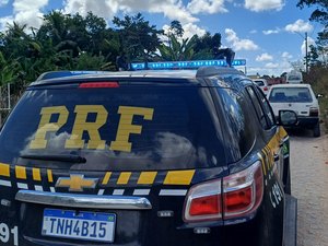 Homem é preso em Satuba ao ser flagrado pela PRF com motocicleta com queixa de roubo