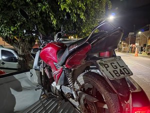 Suspeito foge de abordagem policial e abandona motocicleta em Maragogi