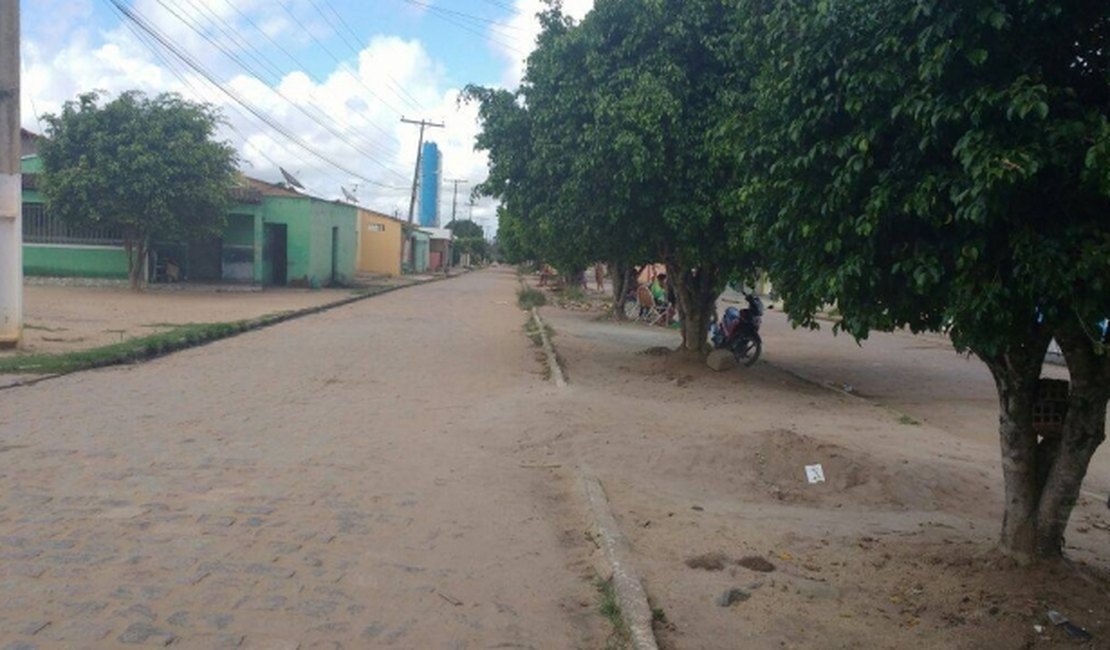 Homem é assassinado na calçada de casa em Arapiraca
