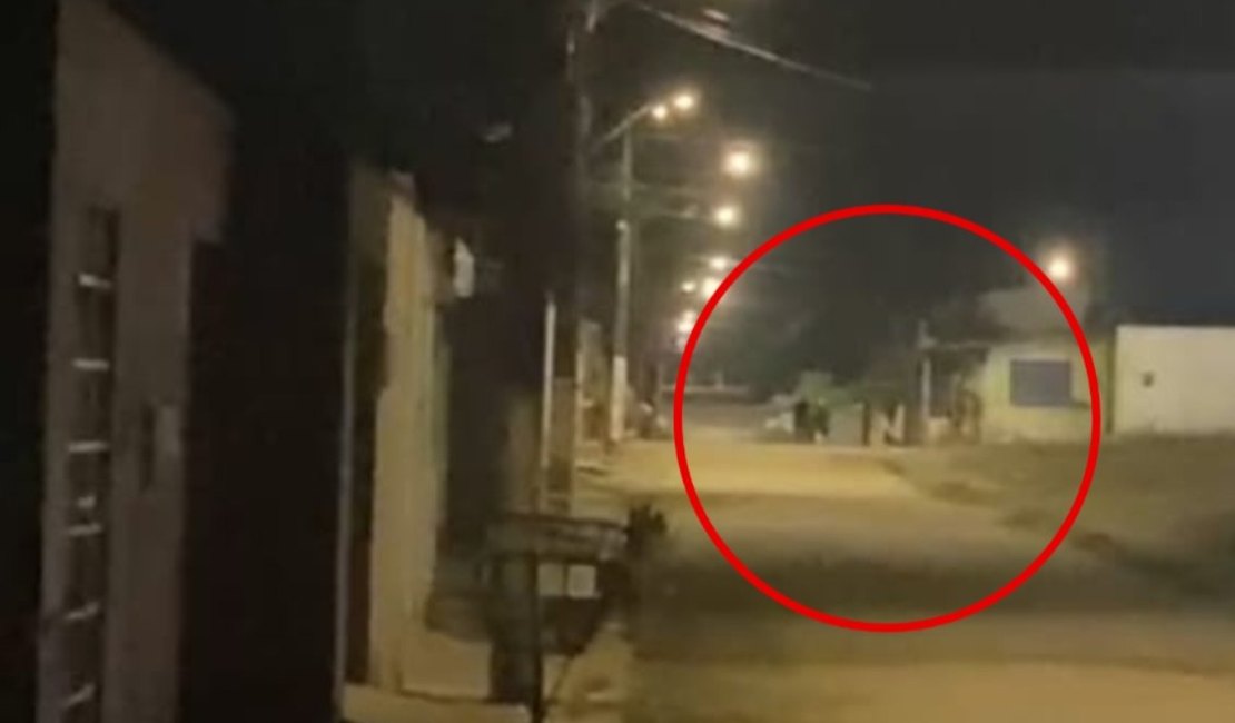 [Vídeo] Tiroteio é registrado por moradores em Rio Largo; um foi preso por posse de arma de fogo