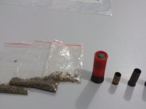 Polícia prende suspeito e apreende drogas e munição de armas em Palmeira dos Índios