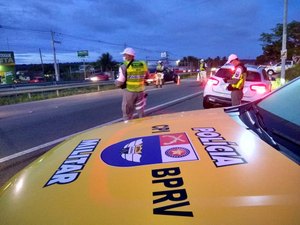 Polícia Rodoviária realiza Operação Lei Seca na AL 101 Sul