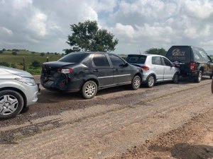 [Vídeo] Seis carros se envolvem em acidente na AL 110, na zona rural de Arapiraca  