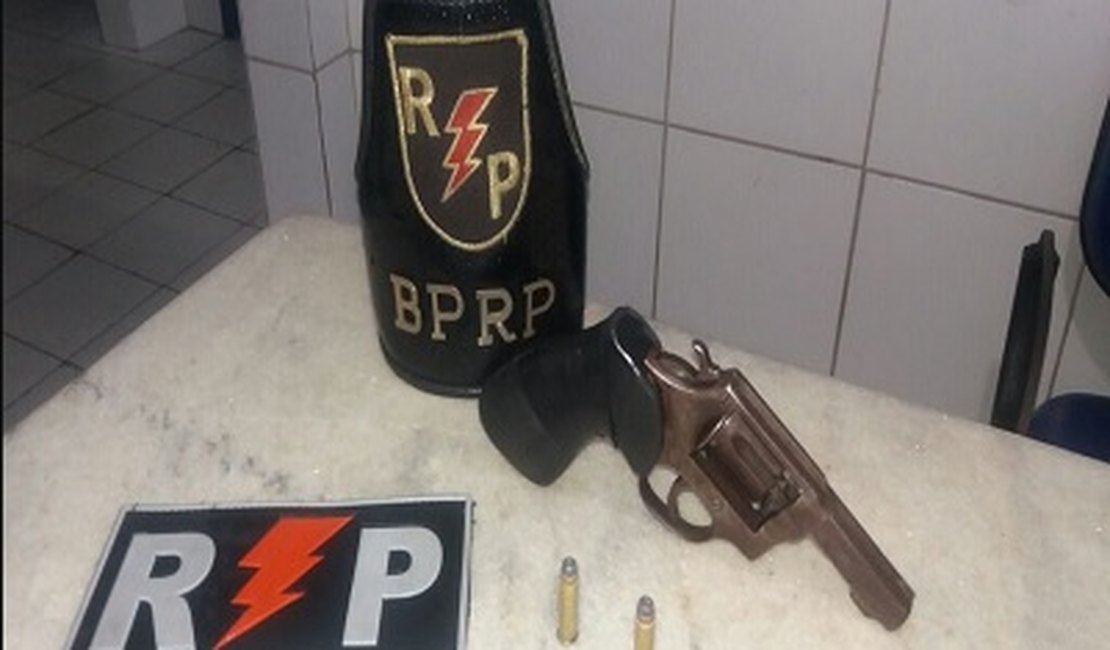 Radiopatrulha prende dupla com arma de fogo e munições no Eustáquio Gomes