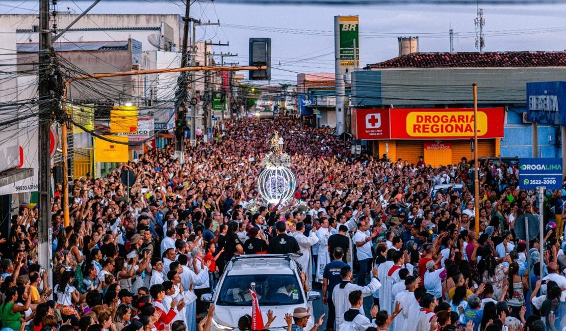 Prefeito Luciano Barbosa recebe pároco da Concatedral e celebra parceria para Festa da Padroeira