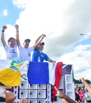 Adesivaço reúne lideranças políticas em Major Izidoro em apoio a Renan Filho