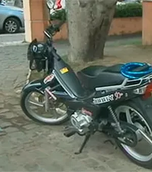 Mãe ‘empresta’ veículo sem retrovisor para filho adolescente fazer compra em Arapiraca