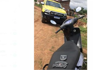 [Vídeo] PM recupera moto roubada e devolve à proprietária em Arapiraca