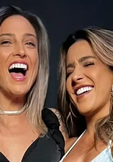 Grávida, Lauana Prado surge em clima de romance com a ex-noiva, Tati Dias